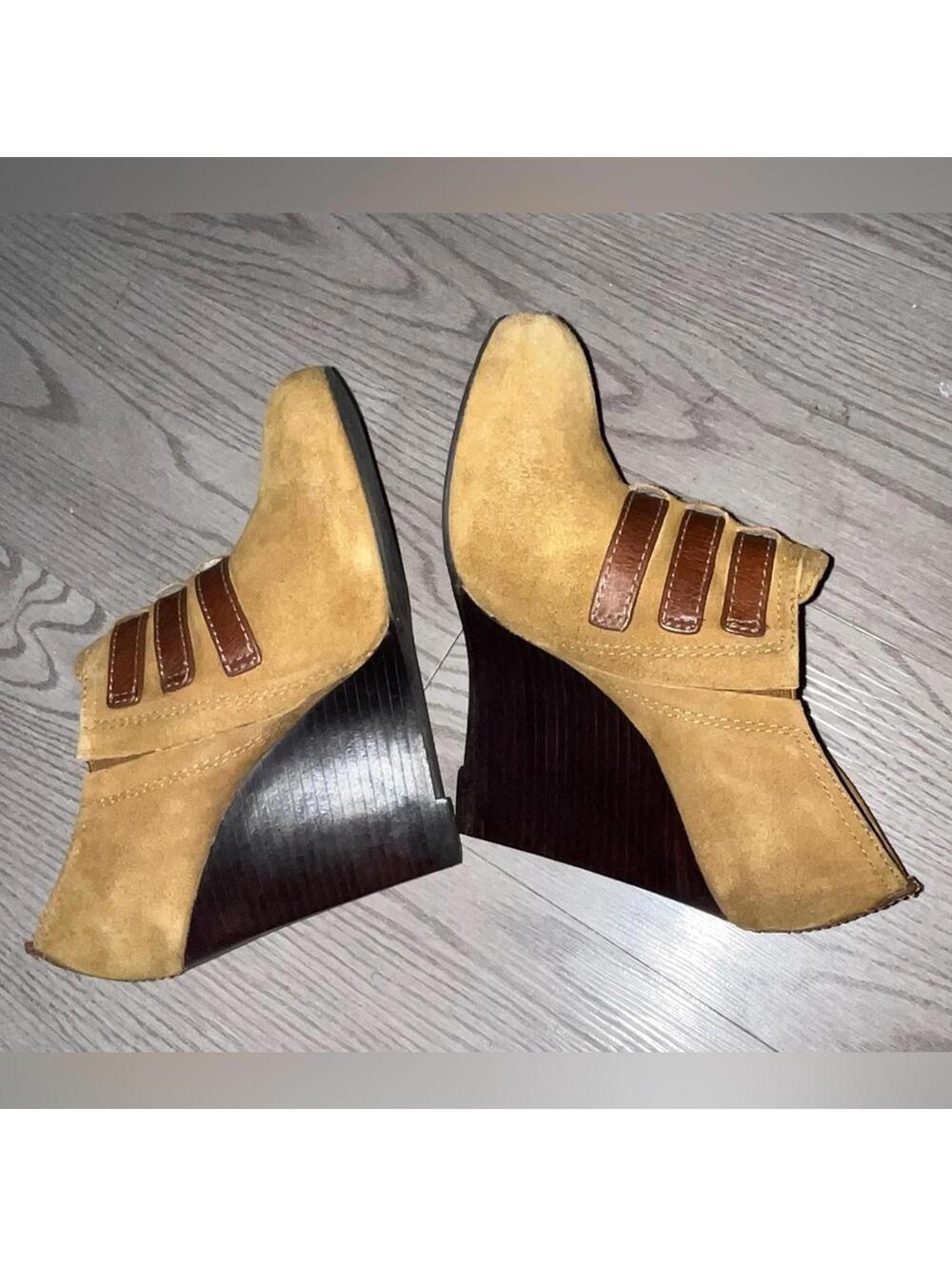 Tory Burch Gabriel High Wedge, Size 7M - Picture 6 of 16